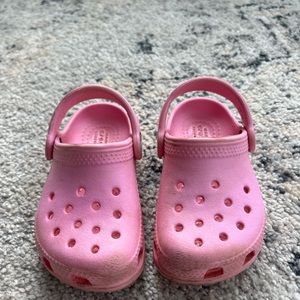 Crocs - Size toddler 6 - pink